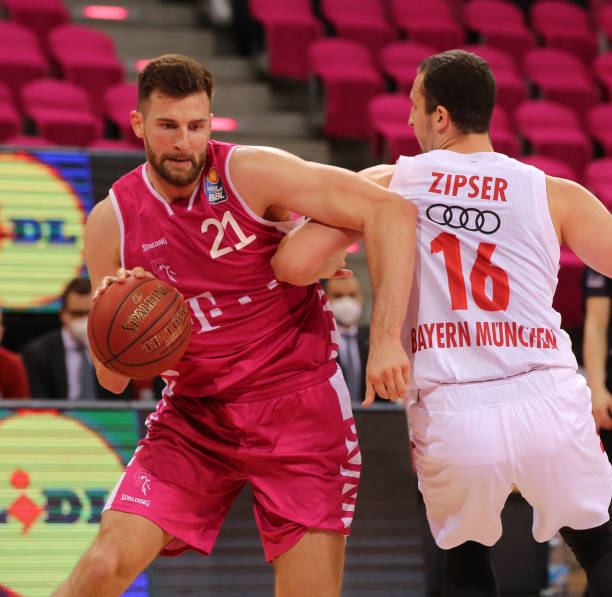 球场化学反 球场化学反