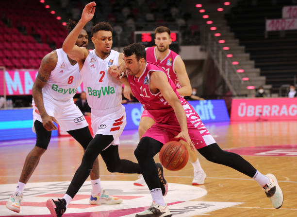 作为中后卫 作为中后卫