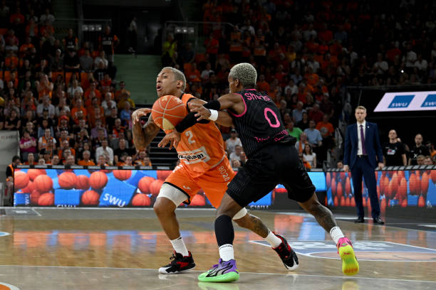 了清晰的背 了清晰的背